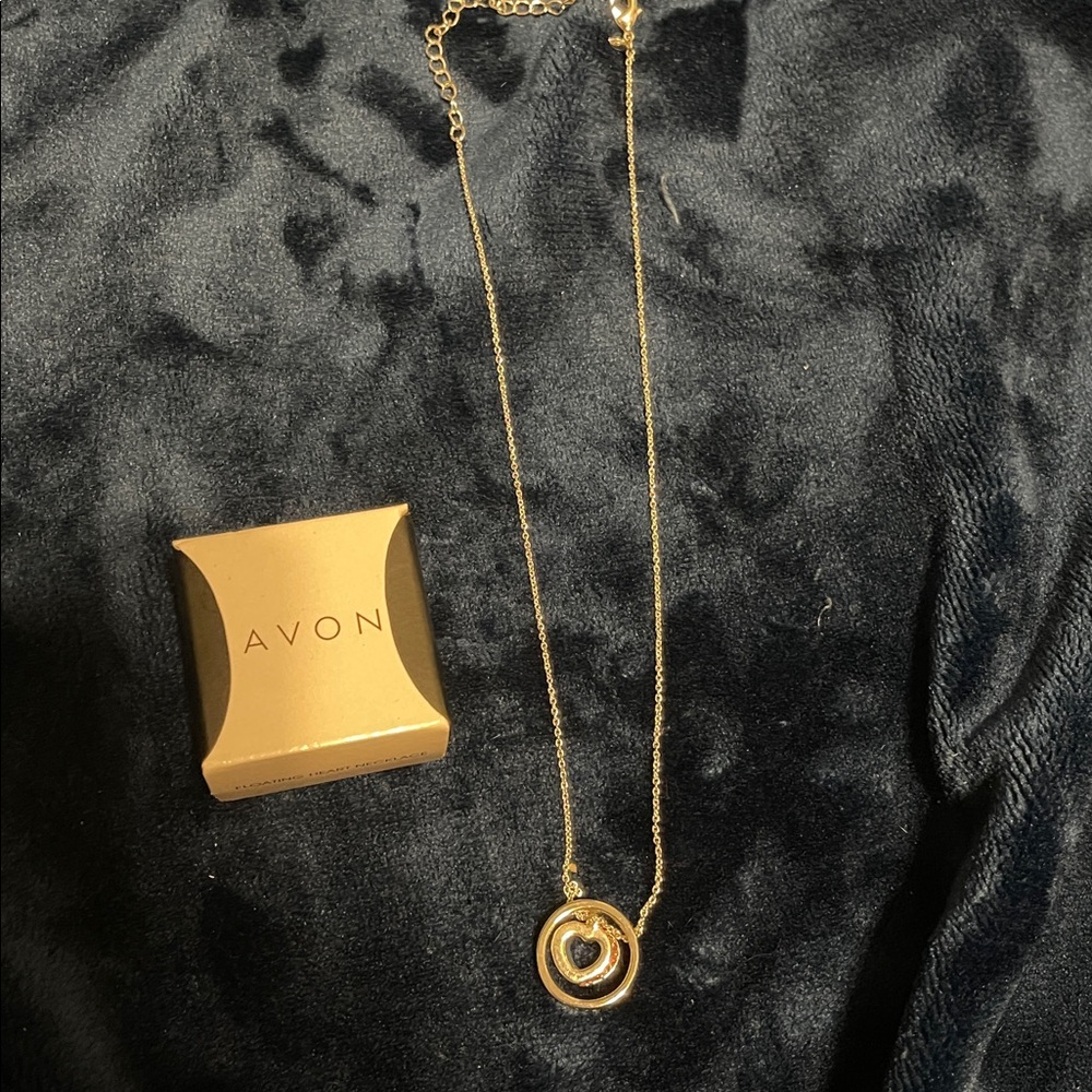 Avon SilverTone Necklace with Floating Heart Pendant